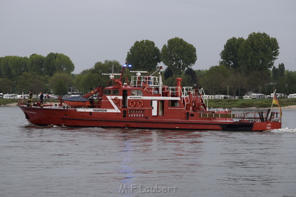 PRhein Koeln Porz Ensen Schwimmer untergegangen P098.JPG - Miklos Laubert